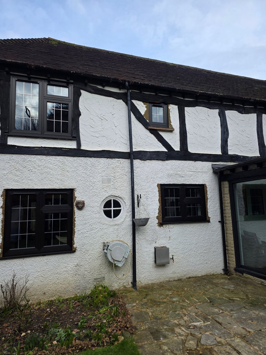 DaveWindowsDoor's tweet photo. Recent install of black @REHAUWindows  Rio Flush windows by one of our installation teams. Please call me on 07366146236 for a FREE quote.
#windows #exclusiveglazing #black #flushwindows #doors https://t.co/o60hyIIr61