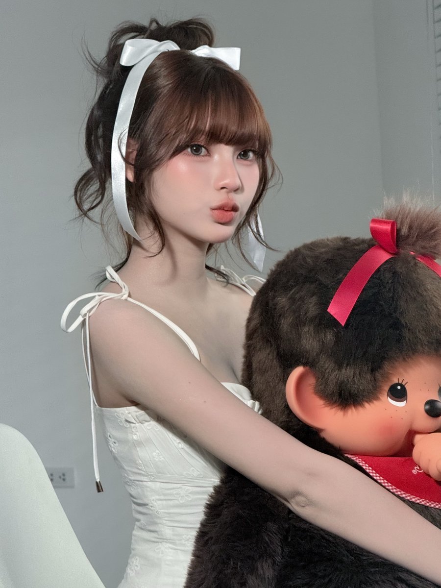 kimokimokimo00's tweet photo. 中顔面鬼短し。現実離れしたドールフェイスあまりにも天使の可愛さ放ってて異質すぎる... https://t.co/sQL1uYF2WX