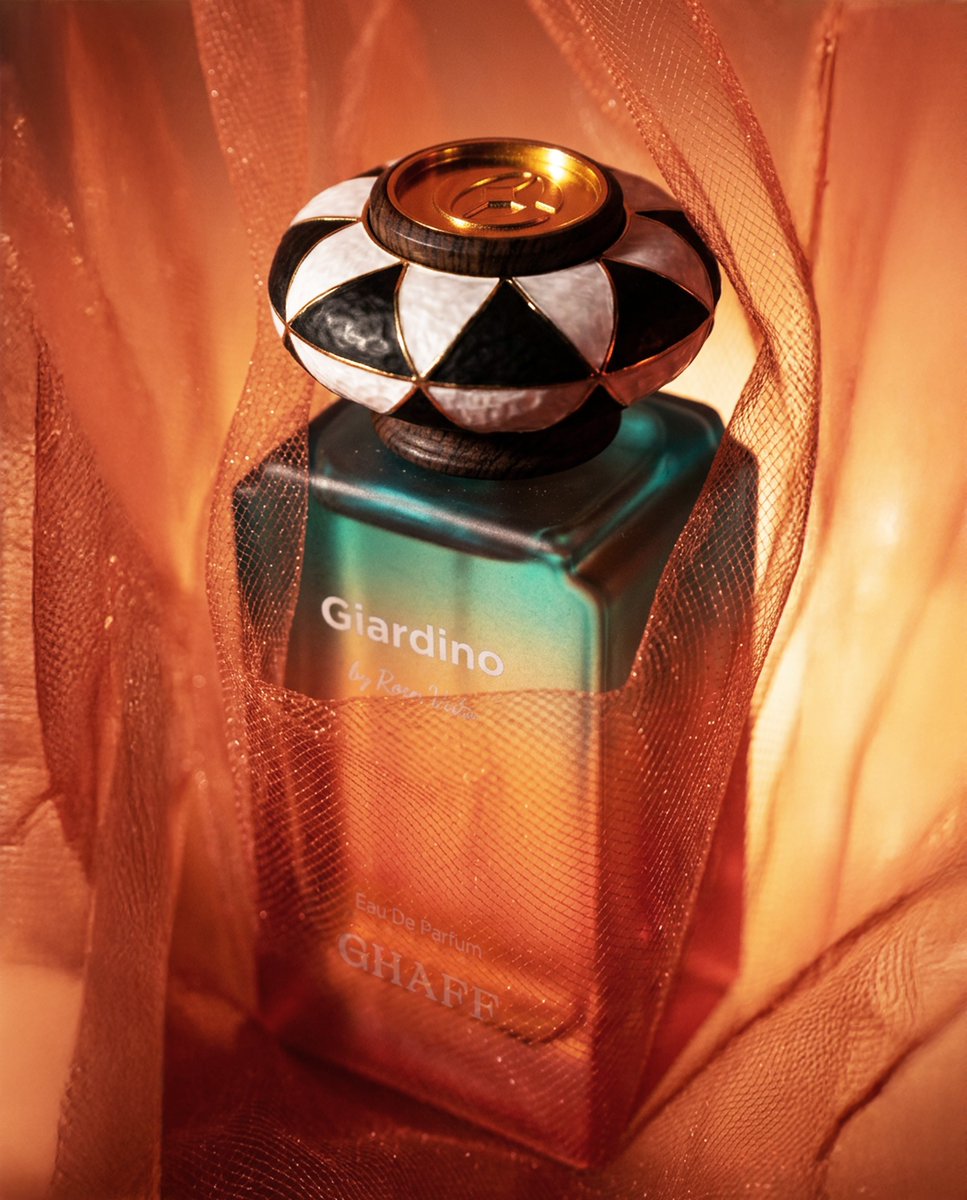 Ghaff_UAE's tweet photo. Wrapped in warmth. Defined by character.
Giardino by GHAFF — a distinctive scent with a presence of its own.

 دفءٌ يحيط به، وحضورٌ يميّزه.
Giardino من غاف — عطر متفرّد ببصمته الخاصة.

Shop now from the website:
https://t.co/5OaThHDL8R

#behindthetree. #Ghaff https://t.co/4bJ93MruRi