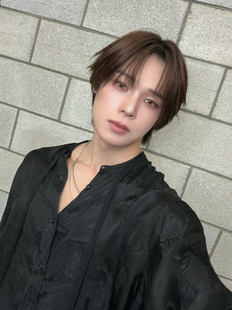 KxEJx97's tweet photo. 260913 웨이보 #케이 #K 

사녹전~✌️📸 https://t.co/4hC9LViRVt