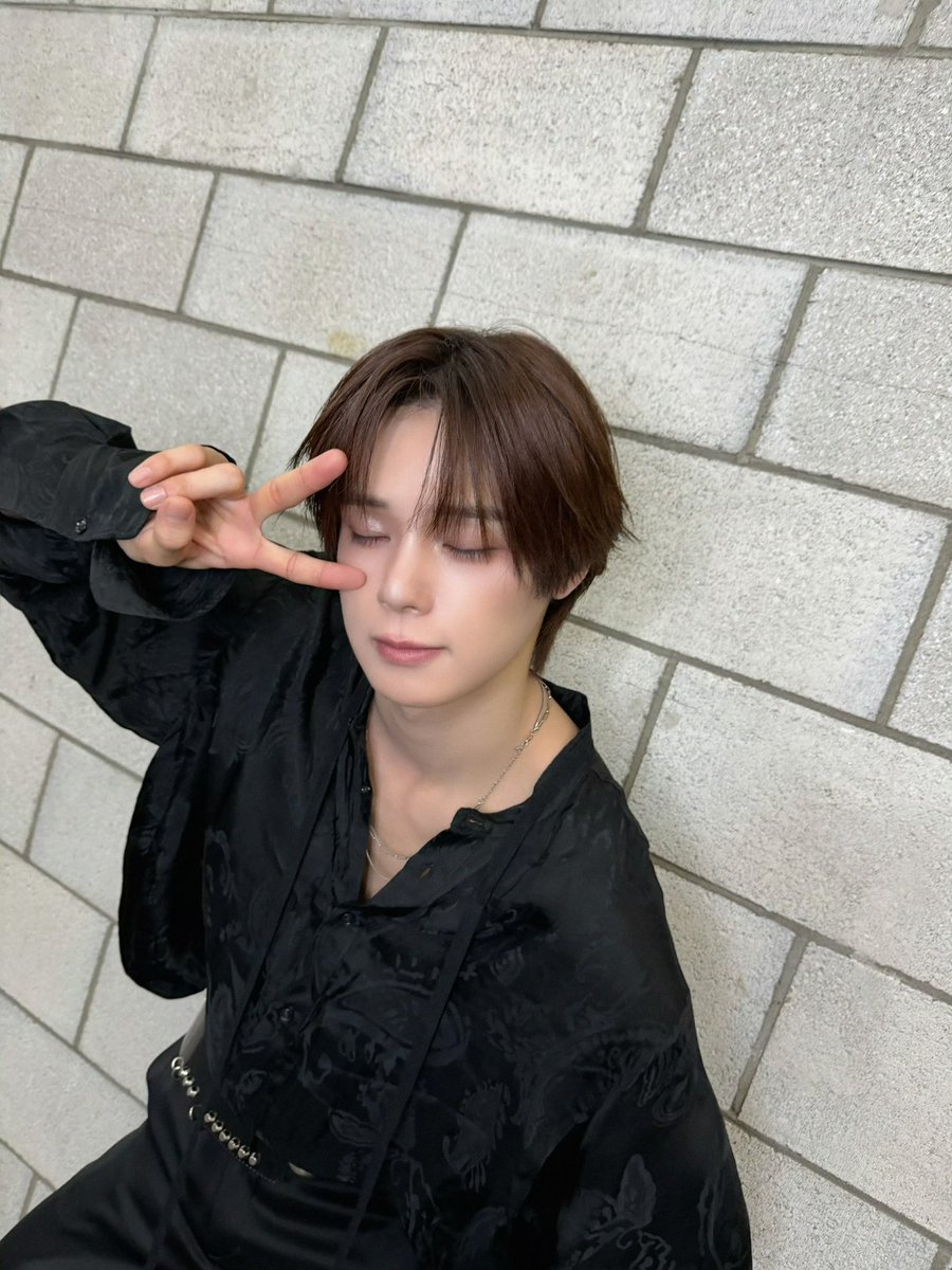 KxEJx97's tweet photo. 260913 웨이보 #케이 #K 

사녹전~✌️📸 https://t.co/4hC9LViRVt