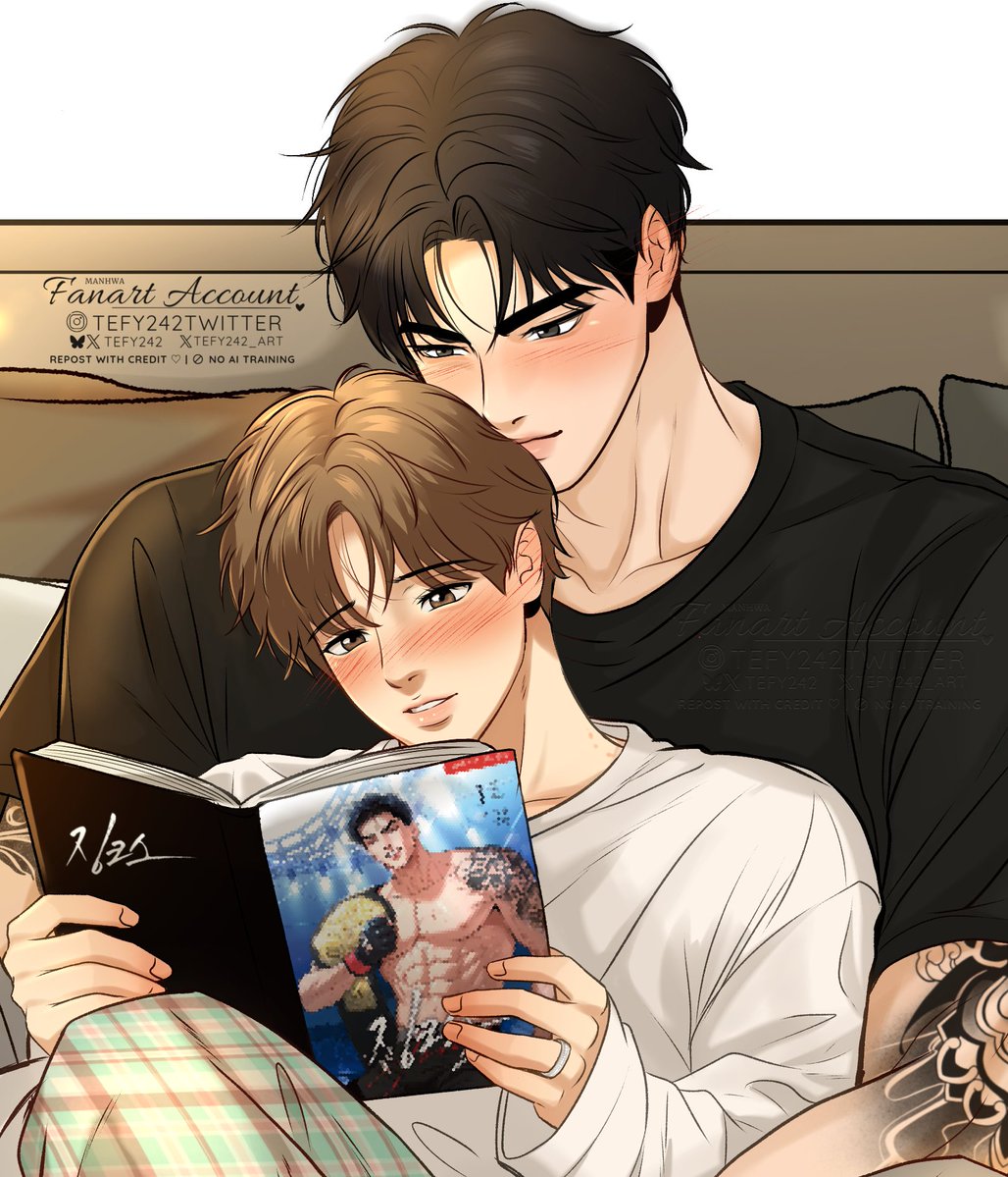 Tefy242's tweet photo. ⊹　.  　♡
　　. ∧＿∧　⊹♡ 
⊹ ♡ ( ︲⩊︲) / .　JINX Vol. 1–2 🖤🩶🤍
　.  ⊂　　 ノ⊹

JINX를 처음 읽기 시작했을 때부터 언젠가 이 이야기를 제 손으로 직접 책처럼 품을 수 있다면 어떤 기분일까 늘 상상했어요… 화면으로 몇 번이고 다시 읽었던 장면들을 이제는 진짜 종이 위에서 다시 만날 수 있다는 게 너무 벅차고 행복해요 🥹♥️ 그래서 이렇게 1권과 2권이 실제 단행본으로 출간된 모습을 보니 정말 꿈만 같아요...

JINX는 오랫동안 제 곁을 함께해 준, 저에게 정말 특별한 이야기예요. 그래서 이번에는 제가 느끼는 이 행복을 담아, 경단이가 나란히 앉아 함께 책을 읽는 작은 순간을 상상하며 그려봤어요 🥹💕 앞으로 나올 모든 권들도 하나씩 제 책장에 채워가면서, 한 페이지 한 페이지 끝까지 함께하고 싶어요. 몇 년이 지나 모든 이야기를 제 곁에 소중히 간직할 수 있게 되더라도, 저에게 JINX는 끝나지 않는 이야기일 것 같아요. 한 번 다 읽고 나면 또 처음부터 다시 읽고 싶어지는 이야기니까요 🐺💕🐹

JINX forever ♥️ 

#징크스 #징크스단행본 #밍과 #레진 #재이미샵
 #JINX #Mingwa #LEZHIN #JMEESHOP