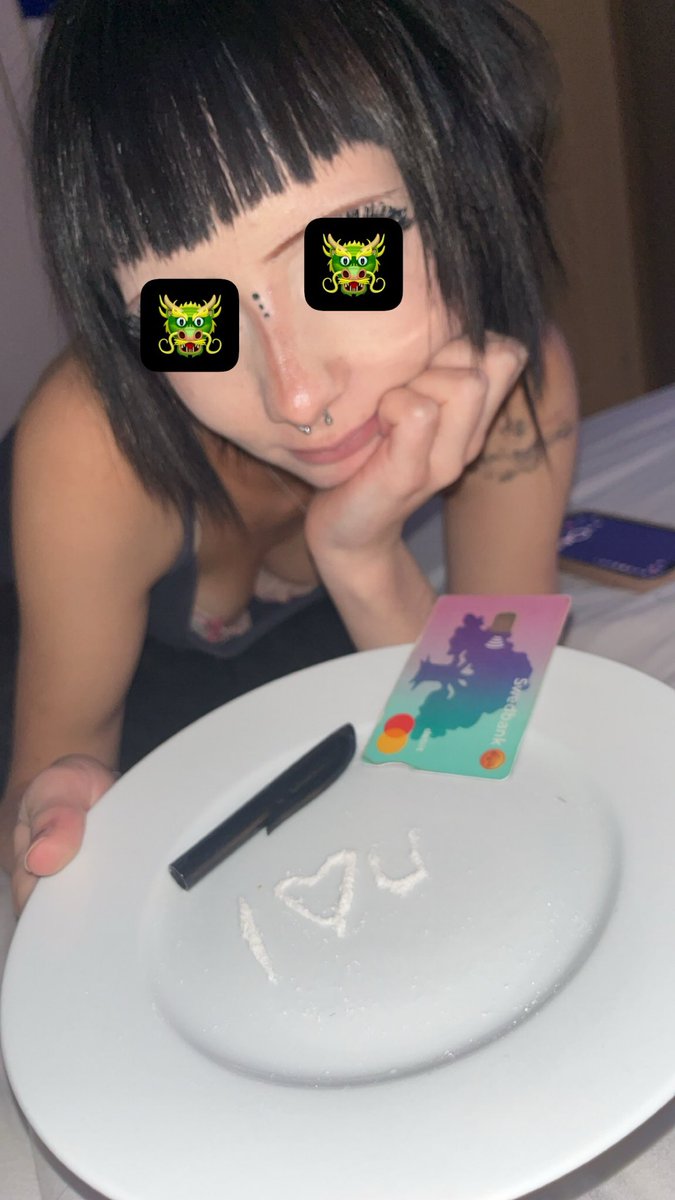 zuttgubben's tweet photo. @Cassabits #drugstwt #crystals pundaräää https://t.co/Cs8nPj8hq6