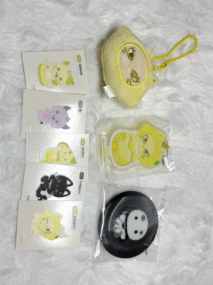 _elxnl7's tweet photo. aespa lemonade 交換
lemonade MD

譲：
画像のもの

求：
カリナ

・普通郵便希望

お気軽にお声掛けください♩ ܸ
#aespa #lemonade #aespalemonade #aespaMD #交換
#aespa交換 https://t.co/5KYGjGTf3S