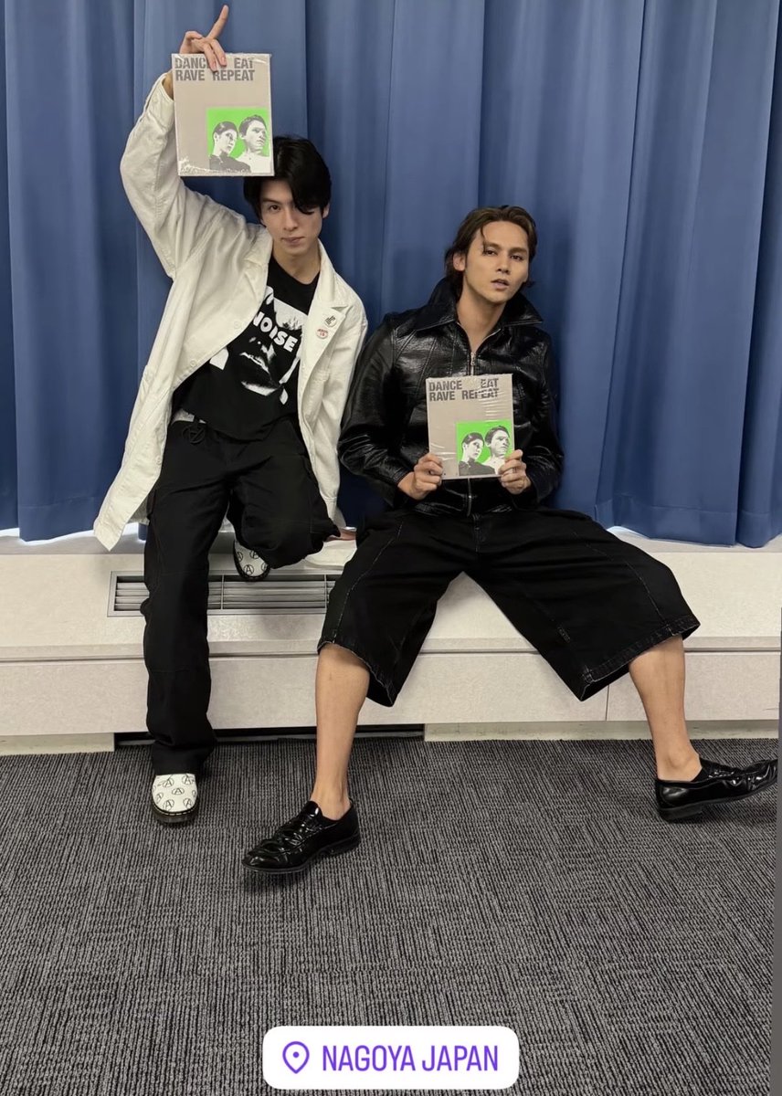 makoto_lo_olzzz's tweet photo. DANCE EAT RAVE REPEAT
書店イベント@名古屋
ありがとうございました🖤🙏🏻
@derr_official #DANCEEATRAVEREPEAT https://t.co/9ICrbZnAia