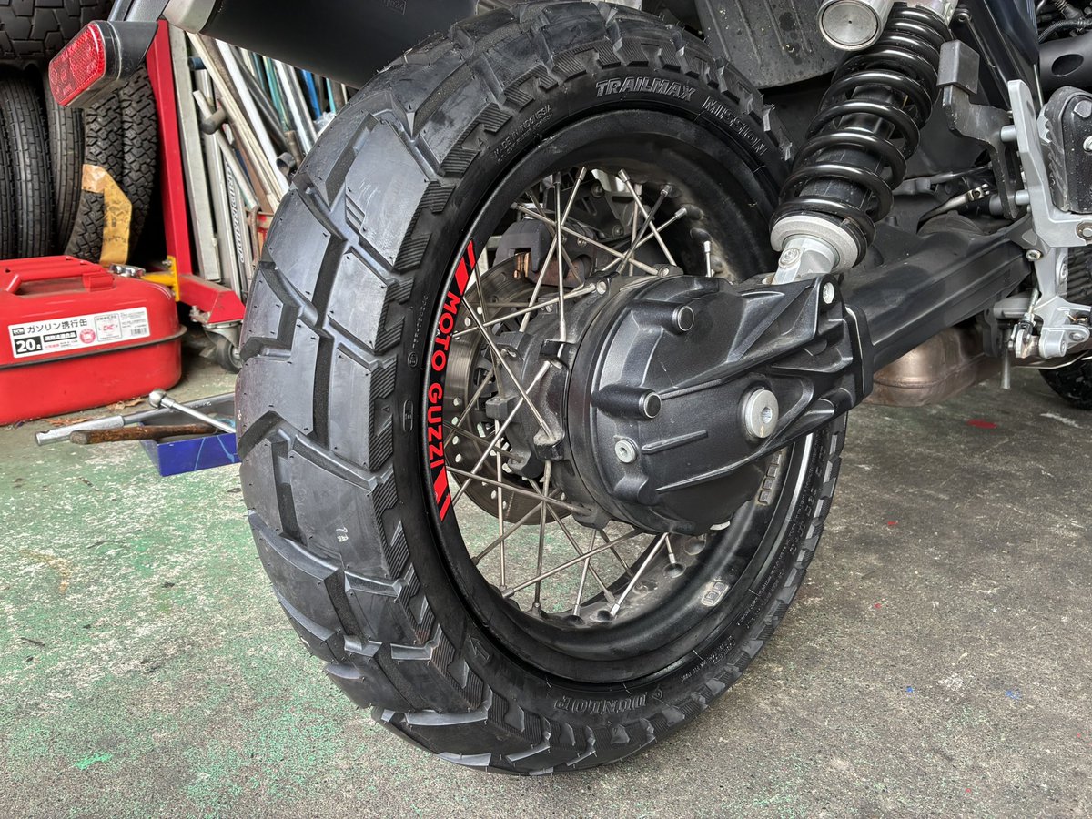 nqres49's tweet photo. 去年の6月にTRAILMAX MIXTOUR
に履き替えて
今年の9月6日のツーリングでスリップサインが出たので、だいたい6000kmくらいで
なので
今日タイヤ交換しました☝️
今度はTRAILMAX MISSION
結構な出費しましたよ😭 https://t.co/8JeEAl1kTi