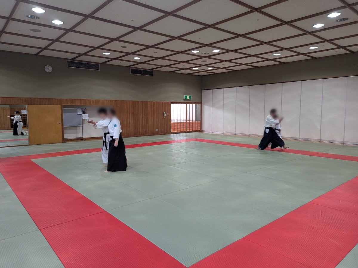 nagoya_aiki's tweet photo. 2006/9/13練習風景
#那古野合気道クラブ 
#アデリア総合体育文化センター 
#岩倉市
#愛知県
#北名古屋市
#一宮市
#名古屋市
#合気道 https://t.co/0grxCHgmCp