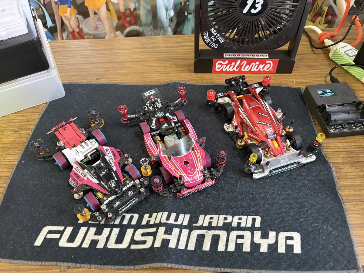 yucan_iso's tweet photo. 今日は久々にシャーシ作り替えたのと、タイヤ作ったから走り確認にジーマへ‼️
なかなか調子良さそうー😆
プラローラーの染めがイマイチですが…💦
来週はフッズ観に行こうかなぁ〜
#ミニ四駆 https://t.co/gIPtaa25zX