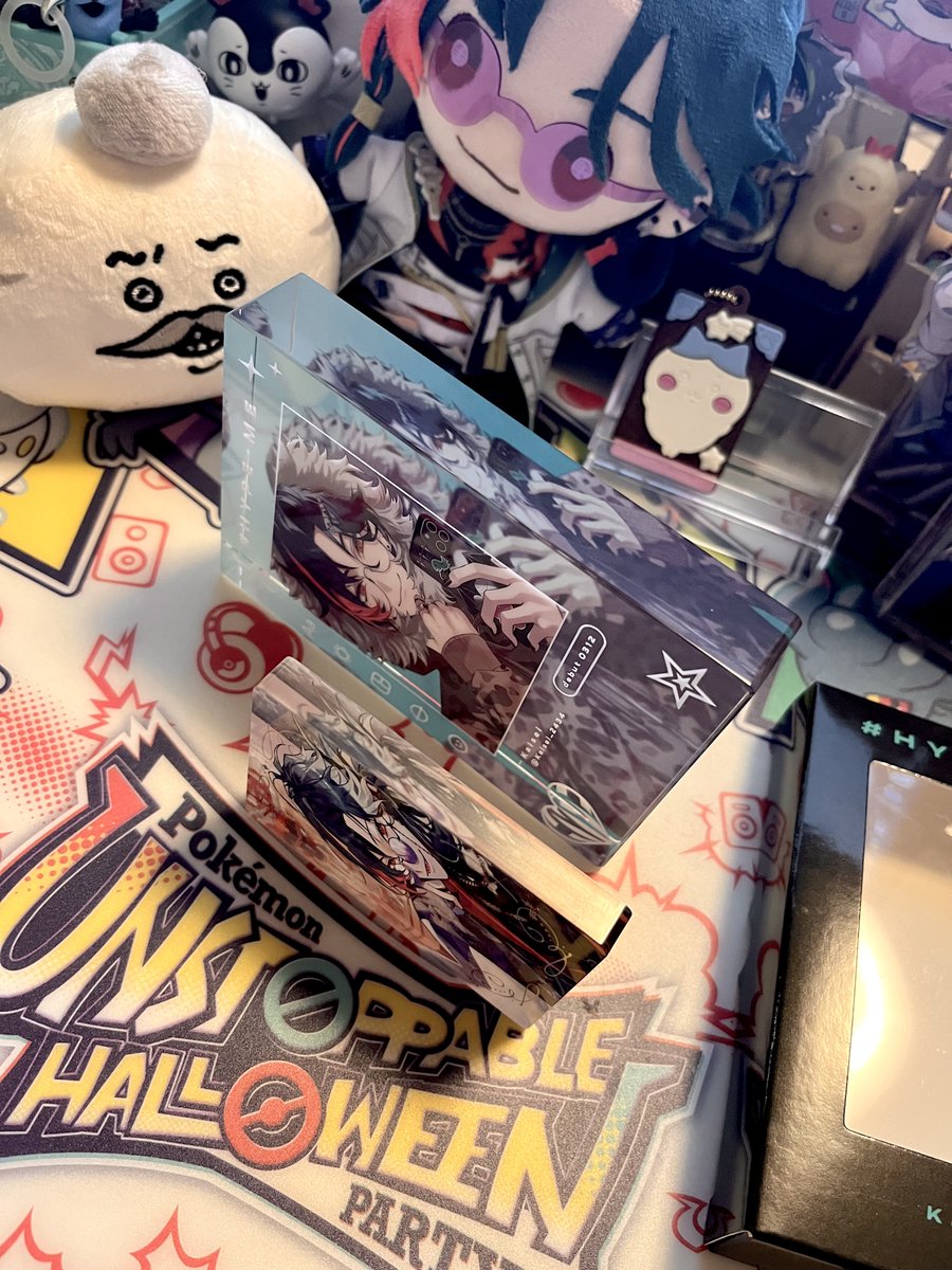 dorimi_salmon's tweet photo. HYPE-MEアクリルブロック分厚すぎて島二郎もビックリしてるよ。 https://t.co/C72KT2KH8I