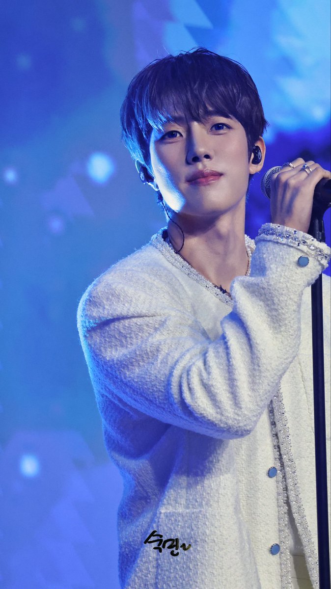 KimMingSoolu's tweet photo. 2026.02.22 Hong Kong
동화 속 왕자님이 나타났어✨
#이성열 #LeeSungYeol
#인피니트 #INFINITE https://t.co/Wg7JowiyOF