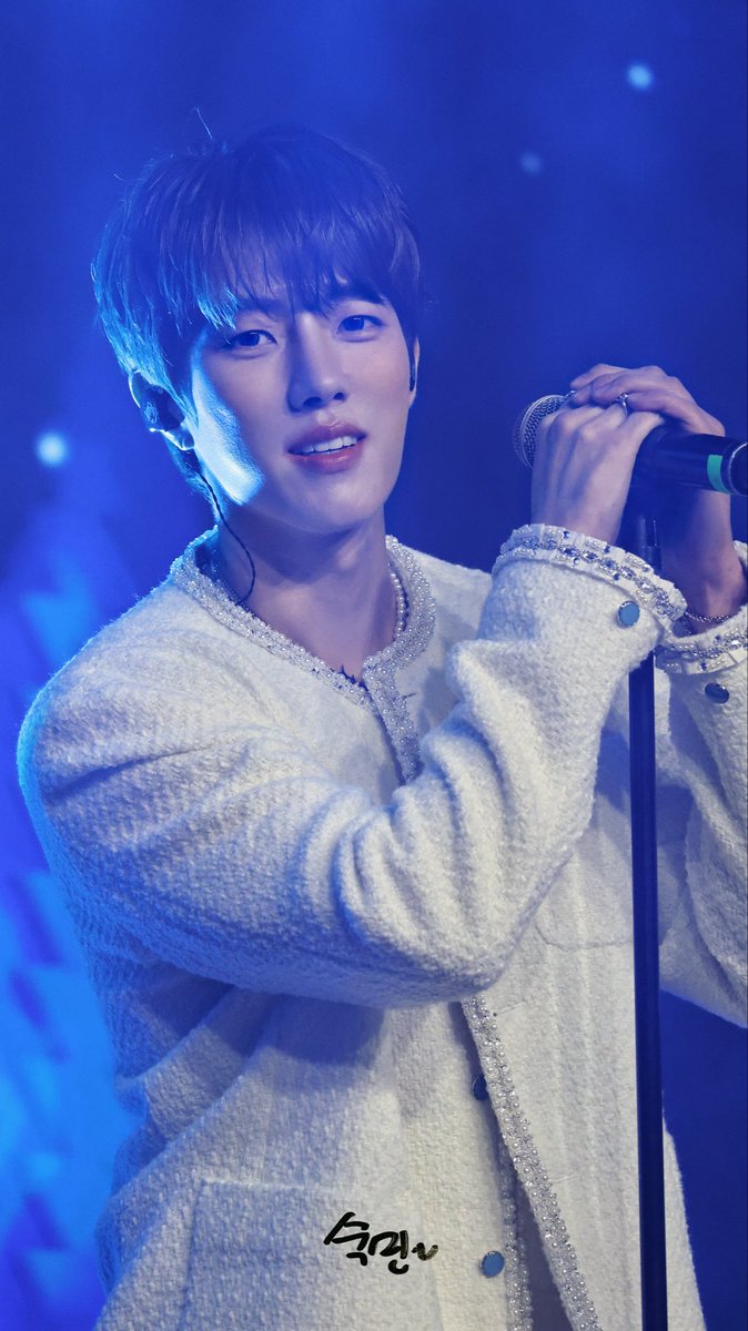 KimMingSoolu's tweet photo. 2026.02.22 Hong Kong
동화 속 왕자님이 나타났어✨
#이성열 #LeeSungYeol
#인피니트 #INFINITE https://t.co/Wg7JowiyOF