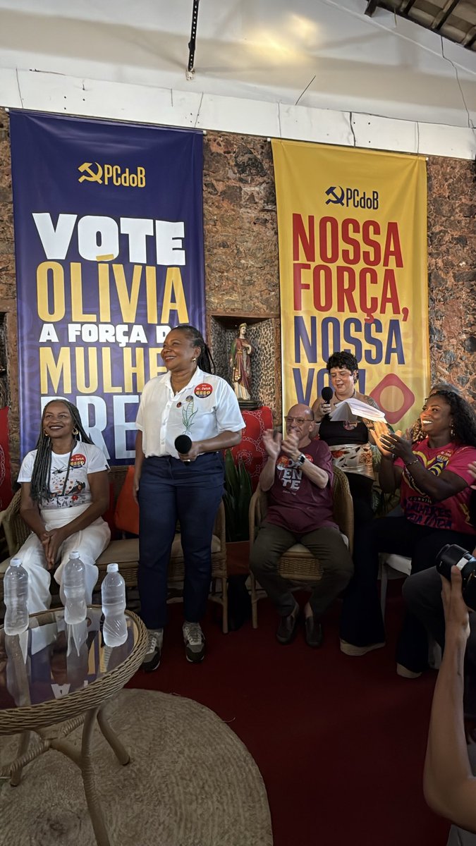 julietepsi's tweet photo. Cultura, ancestralidade e futuro! ✊🏾🎭
Margareth Menezes declarou apoio à candidatura de Olívia Santana em um encontro marcado por representatividade, emoção e muita força para a cultura baiana. ❤️
#oliviasantana #margarethmenezes #timelula https://t.co/QKFTyeWTb0