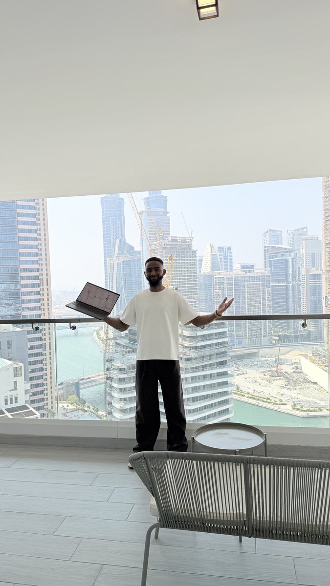 AmiinFx10's tweet photo. 25 years old. 🏠

I just bought my dream apartment in my dream city — all through trading.

I started with nothing but a dream, discipline, patience, and the willingness to keep going when nobody believed in me.
This isn’t just an apartment. It’s a proof that consistency pays🐐 https://t.co/amHb70dwAD