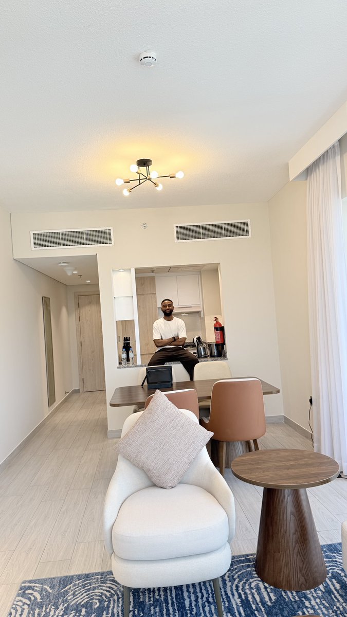 AmiinFx10's tweet photo. 25 years old. 🏠

I just bought my dream apartment in my dream city — all through trading.

I started with nothing but a dream, discipline, patience, and the willingness to keep going when nobody believed in me.
This isn’t just an apartment. It’s a proof that consistency pays🐐 https://t.co/amHb70dwAD