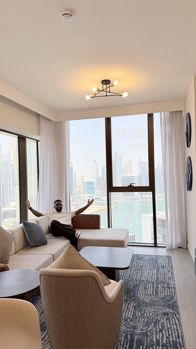 AmiinFx10's tweet photo. 25 years old. 🏠

I just bought my dream apartment in my dream city — all through trading.

I started with nothing but a dream, discipline, patience, and the willingness to keep going when nobody believed in me.
This isn’t just an apartment. It’s a proof that consistency pays🐐 https://t.co/amHb70dwAD