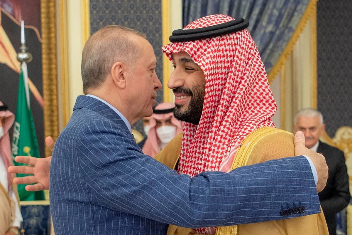 soLHaber2026's tweet photo. ABD sırtını döndü, 'Mekke İttifakı' kağıt üstünde kaldı

📌Yıllardır boğmaya çalıştığı Ensarullah'ın hamleleriyle köşeye sıkışan Suudi Arabistan'ın güvendiği ittifaklar birer birer dağılıyor.

📌ABD'nin askeri müdahale talebini reddettiği, Ankara ve İslamabad'ın ise imzaladıkları "Mekke İttifakı"na rağmen derin bir sessizliğe gömüldüğü tabloda Riyad, kendi çıkardığı yangının ortasında yapayalnız kaldı.

🖊️Haber: Yalçın Cuğ (@yalcincug)

https://t.co/TMelIVb8Sg