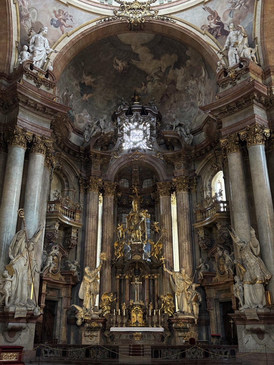 vesrona's tweet photo. st. nicholas church, prague https://t.co/0qOINe3zWu