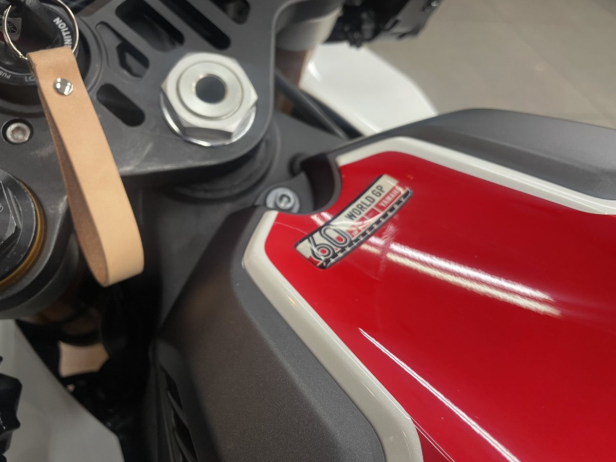 ysphiyoshi's tweet photo. 特選中古車情報✨
YZF-R1 WGP 60th
2023年 走行距離 8,134㎞
オプション ETC2.0
YSP川崎中央で新車販売した車両です。
詳細は追ってお知らせ📢致します。
お楽しみに👍
#yzfr1
#Goobike https://t.co/pOHxwqtc4w