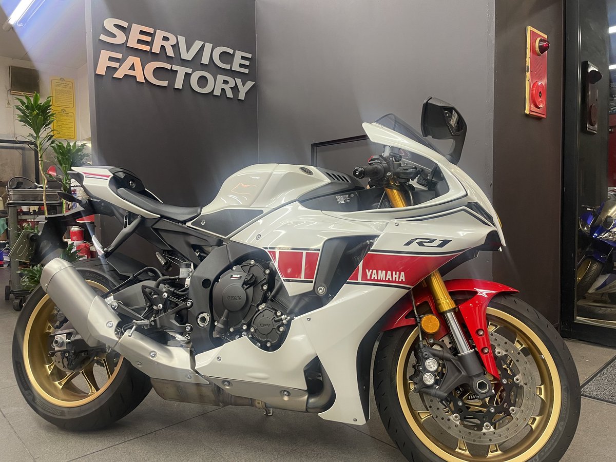 ysphiyoshi's tweet photo. 特選中古車情報✨
YZF-R1 WGP 60th
2023年 走行距離 8,134㎞
オプション ETC2.0
YSP川崎中央で新車販売した車両です。
詳細は追ってお知らせ📢致します。
お楽しみに👍
#yzfr1
#Goobike https://t.co/pOHxwqtc4w