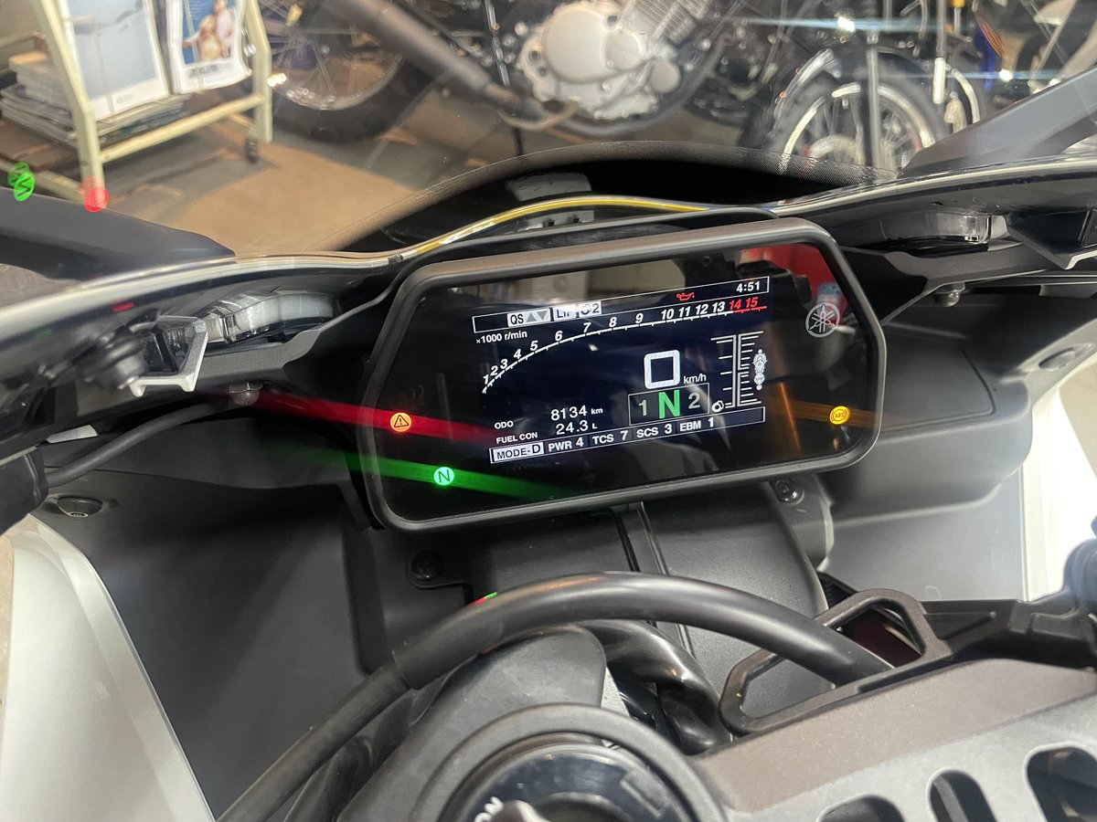 ysphiyoshi's tweet photo. 特選中古車情報✨
YZF-R1 WGP 60th
2023年 走行距離 8,134㎞
オプション ETC2.0
YSP川崎中央で新車販売した車両です。
詳細は追ってお知らせ📢致します。
お楽しみに👍
#yzfr1
#Goobike https://t.co/pOHxwqtc4w
