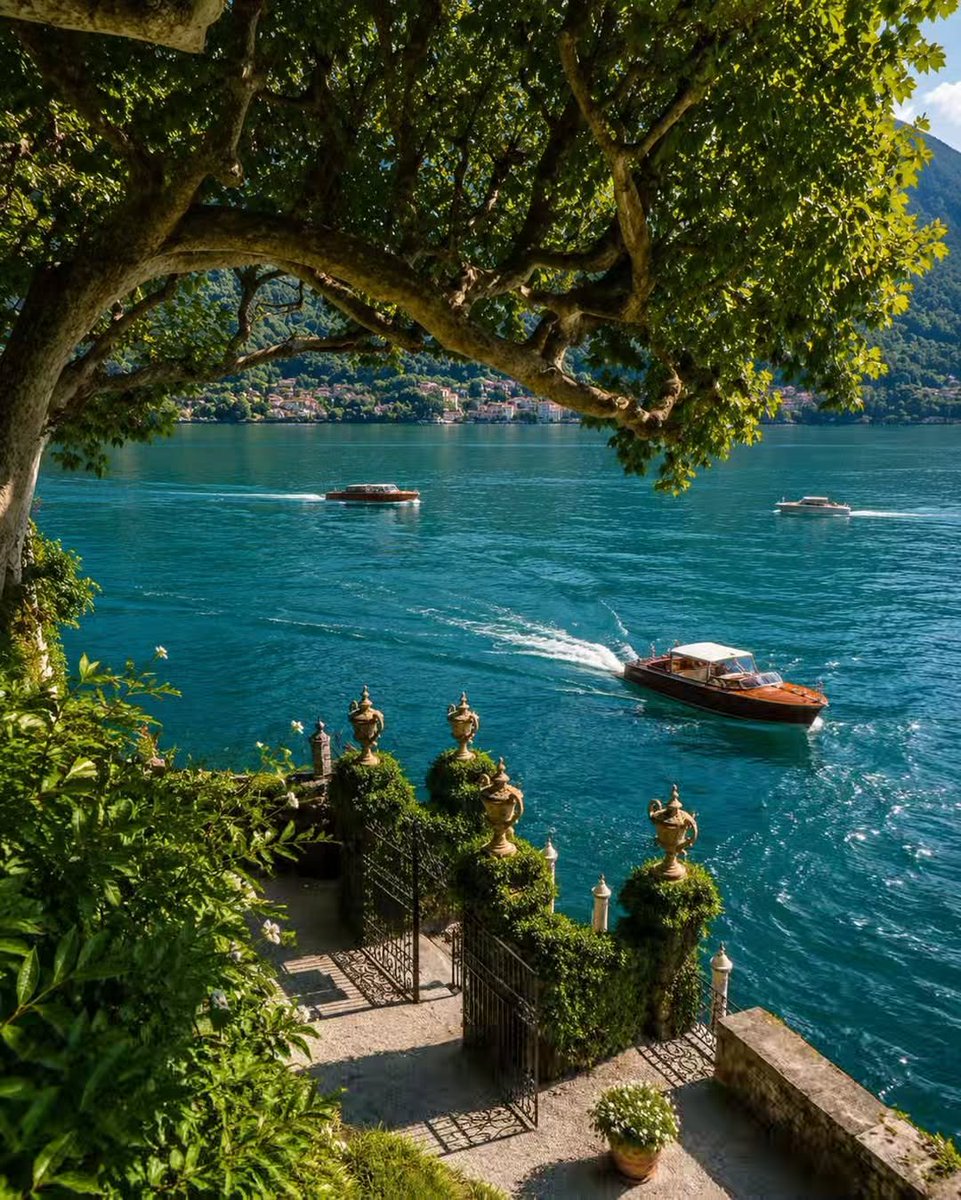 water_diaries's tweet photo. Lake Como, Italy 🇮🇹 https://t.co/ZVye81ZdbN