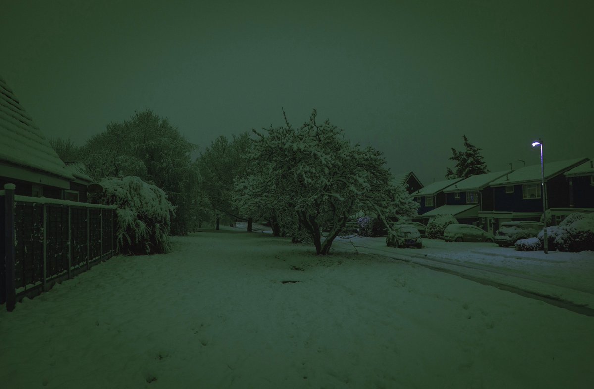 zosphotos's tweet photo. Shades of the snow https://t.co/Wh6sOz93Bt