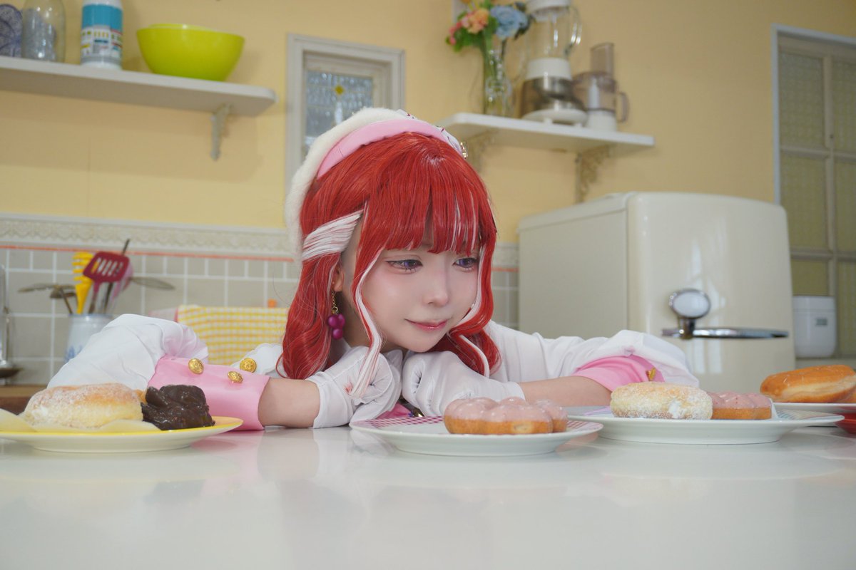 uni_tyan_o0's tweet photo. cos / 🍰🧁

三度の飯より甘いもの 🍩🍴

photo▶︎@IZM1148 
 #SoCuteなしゃーれ併せ0912 https://t.co/mtdNJzcGwr