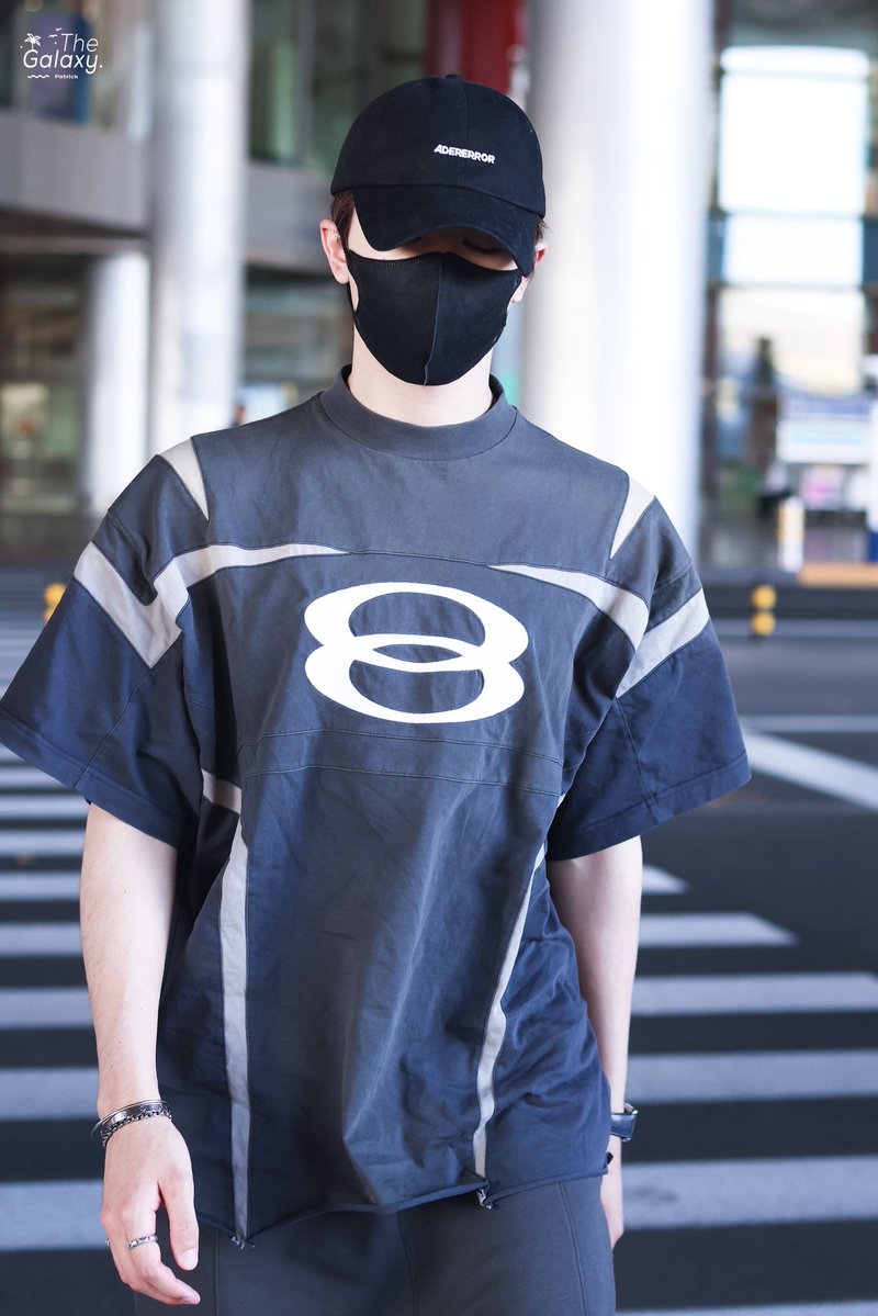 thegalaxy_1020's tweet photo. 260913 PEK🛬
撸完猫回家撸狗，也太幸福了吧！

@patrick_pppat
#แพทริค #PatrickFinkler #尹浩宇
#YinHaoyu #แพทริคณัฐวรรธ์
#Patrick #Patrick尹浩宇 #เจ้าปลาดาว https://t.co/YfIFlil7NS