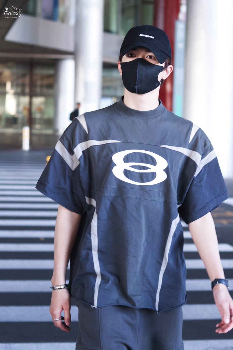 thegalaxy_1020's tweet photo. 260913 PEK🛬
撸完猫回家撸狗，也太幸福了吧！

@patrick_pppat
#แพทริค #PatrickFinkler #尹浩宇
#YinHaoyu #แพทริคณัฐวรรธ์
#Patrick #Patrick尹浩宇 #เจ้าปลาดาว https://t.co/YfIFlil7NS