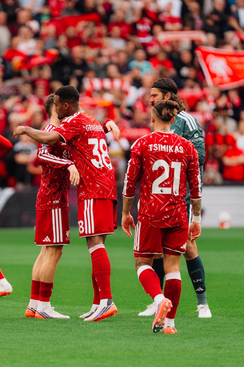 LFC's tweet photo. #LIVFUL 📸 https://t.co/A96sZgkmy6