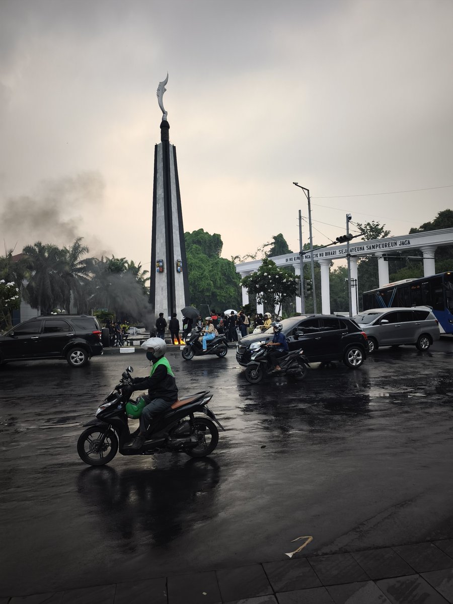 elexggg's tweet photo. One more week before I depart from Bogor

it came at an instant in my head, that perhaps this is one of the solid choice of place to get old https://t.co/YiYh6NJvuu