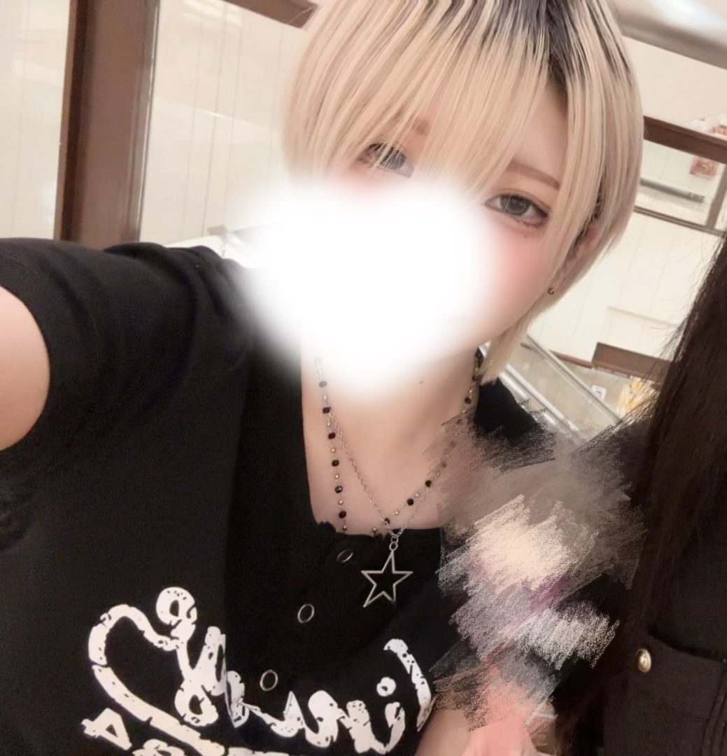 a_sa_ri_5's tweet photo. 激強加工を入れていると言う点を置いておけば、美少女だろ確実に。黙ります https://t.co/wacrhQDfkA