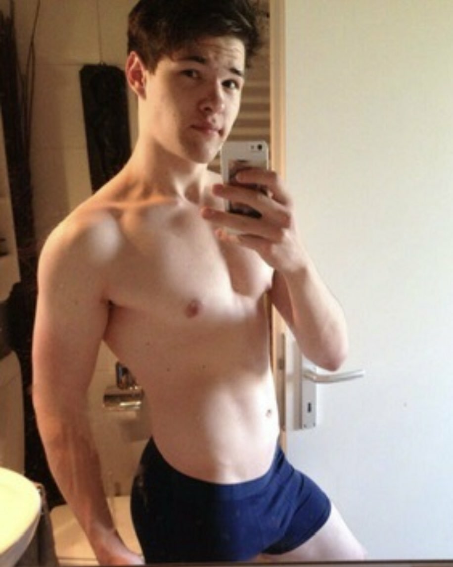 blazebear6ru2's tweet photo. Lightest, heaviest and current https://t.co/x3to0xg8mf