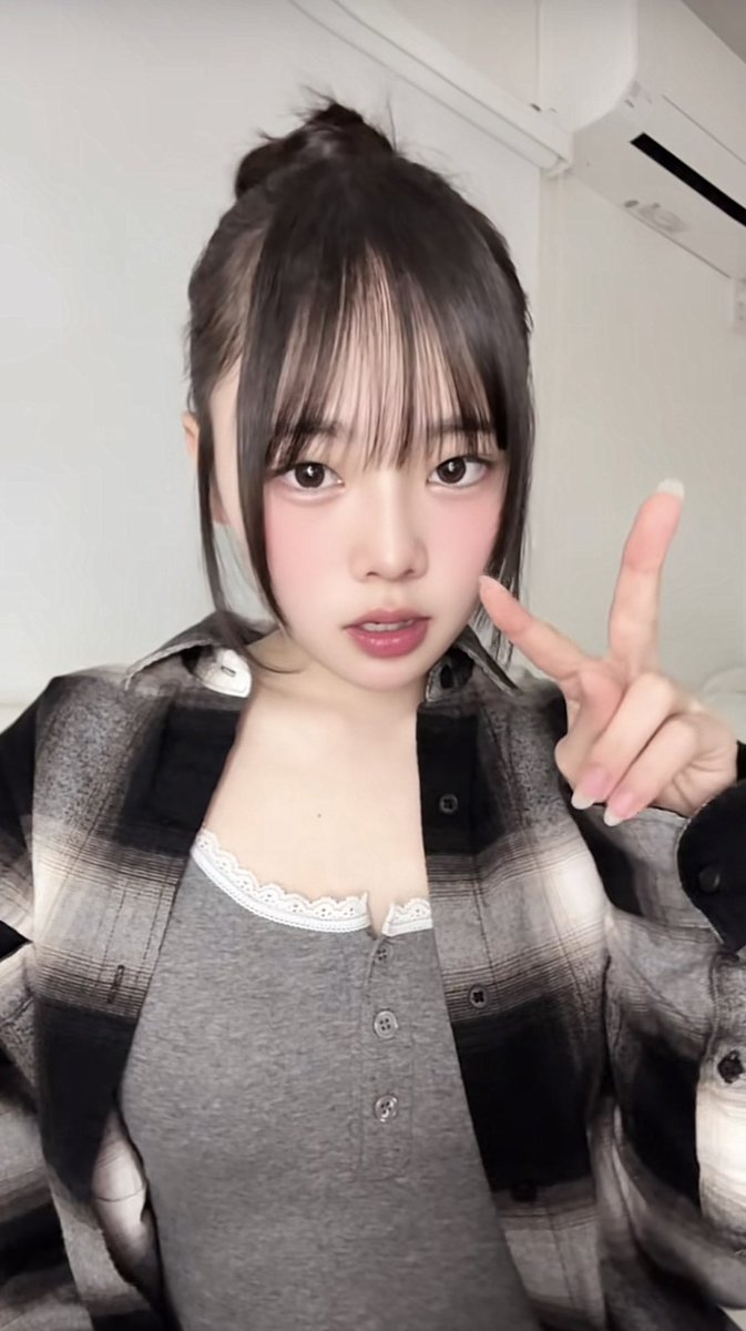 b4tnuj's tweet photo. ぴーす！笑
#jk #裏アカ女子 https://t.co/LNq3AJexLQ