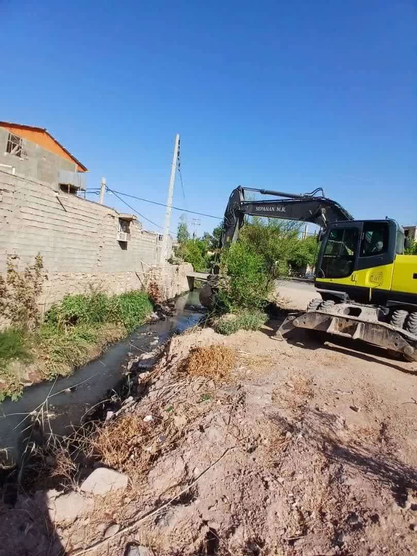 ywsf36816's tweet photo. لایروبی و پاکسازی کانال‌ها و مسیل‌های محدوده باشگاه سوارکاران مسجدسلیمان با هدف پیشگیری از آب‌گرفتگی و کاهش خسارات بارندگی توسط شهرداری انجام شد.

#مسجدسلیمان #شهرداری_مسجدسلیمان https://t.co/e300iQ4CoP
