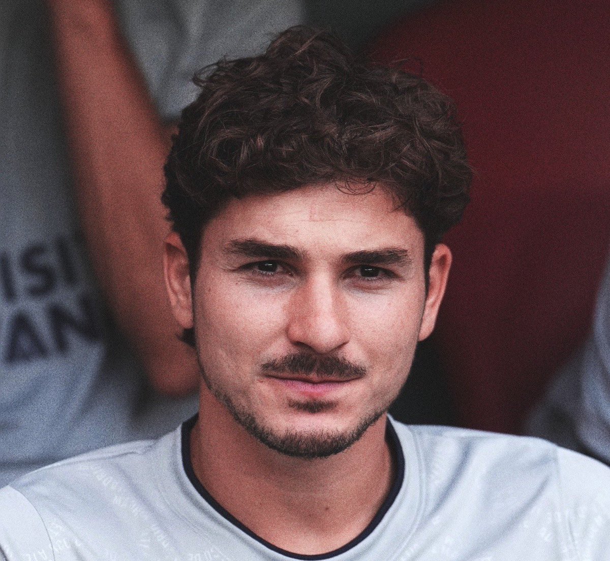 FabrizioRomano's tweet photo. 🚨❌ Julián Álvarez, out for Atlético Madrid today and not even travelling with the squad.

Decision due to muscular overload in yesterday's training session. 

“Once the relevant tests have been carried out, the medical staff have ruled out Julián presence in today's game”. https://t.co/Tx1RHmANl9