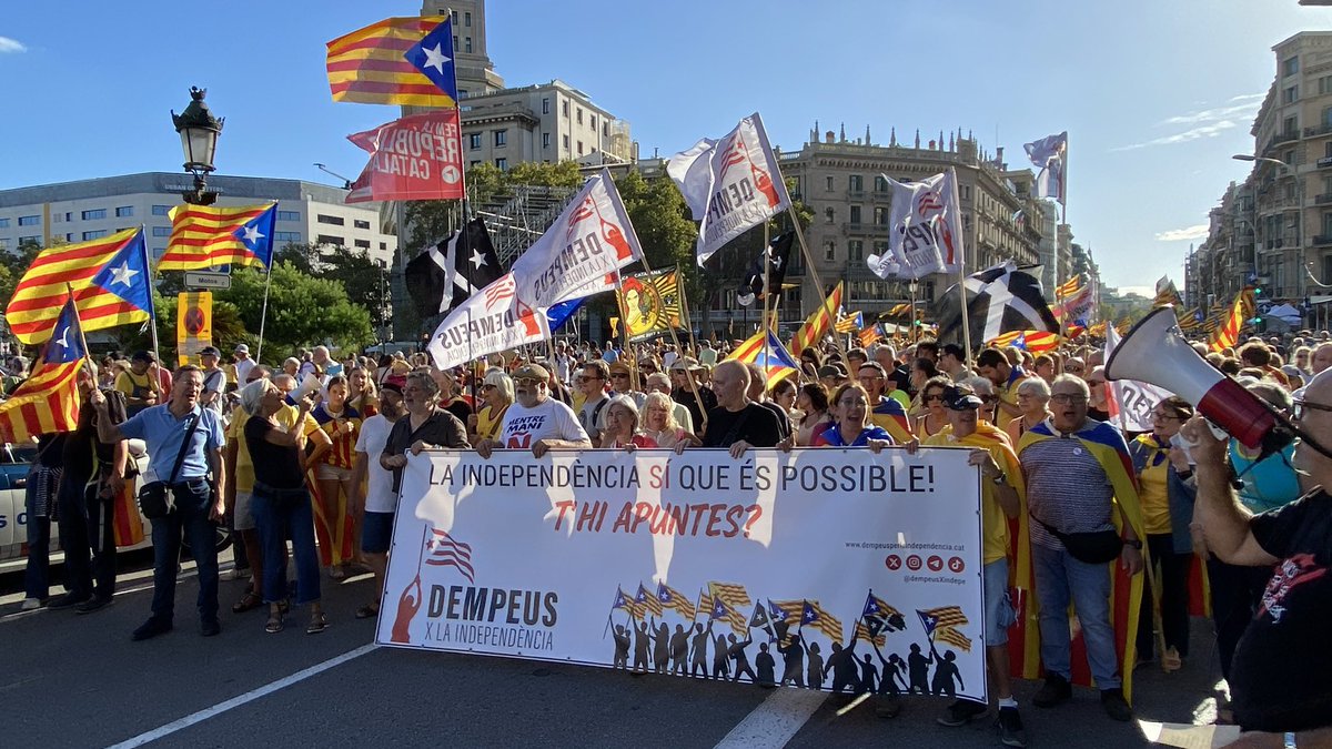 dempeusXindepe's tweet photo. 🥰Moltes gràcies a tots qui recolzeu l’única opció política que posa la Independència com a prioritat exclusiva per resoldre els temes que ens impedeixen ser una societat avançada i de progrés.
💪”Donec Perficiam”
👉El 2028 hem de guanyar el Parlament https://t.co/KrdS1SY6Mk