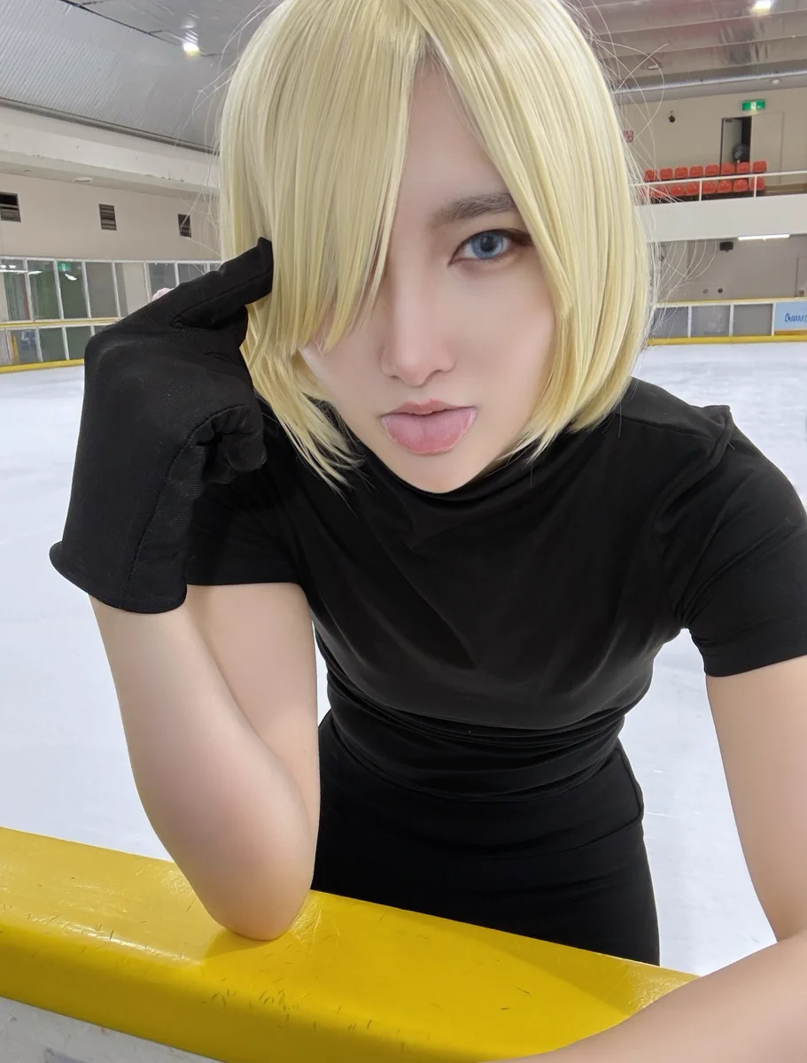 ユリオ コスプレユーリ ユーリプリセツキー 練習着 ユーリ on ICEコス