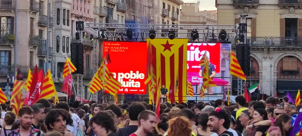 zelaiak's tweet photo. Independentismoa kalera atera da aurtengo Diadan Kataluniako etorkizuna defendatzeko faxismoaren gorakadaren aurrean.
Guk okupatzen ez ditugun espazioak beste batzuk okupatuko dituzte: aktiba gaitezen gure herrien burujabetzak eraikitzeko eta faxismoa borrokatzeko!
#Diada2026 https://t.co/DpVFoVFhFb