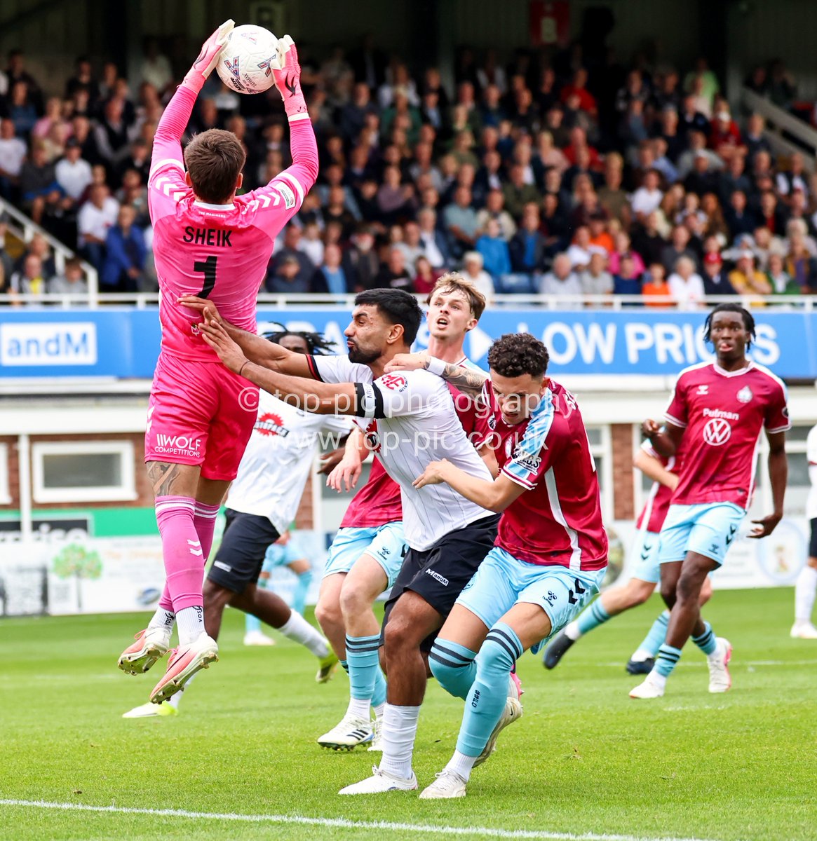 toppiccouk's tweet photo. (1/2) @HerefordFC 6 v 0 @SouthShieldsFC in the @NL_Enterprise on 12/9/26 #freelance #sports #photographer #canon #eosr5 all images copyright #getintouch for use, prints, event booking - https://t.co/3cS2i9YnzW https://t.co/6eAlWqTtpz