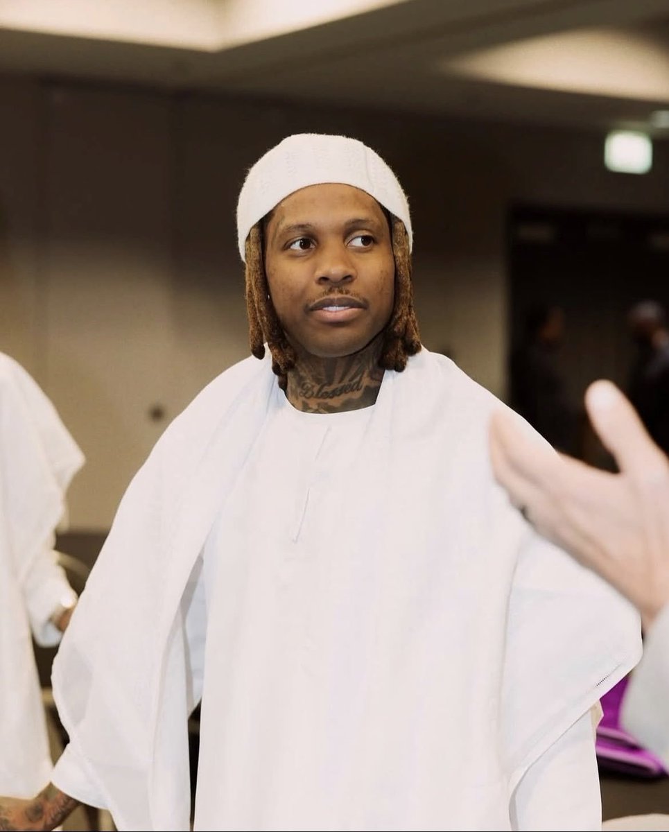 HuntPerry36193's tweet photo. Lil Durk coming home free🔥 https://t.co/2yrgWHNY1M