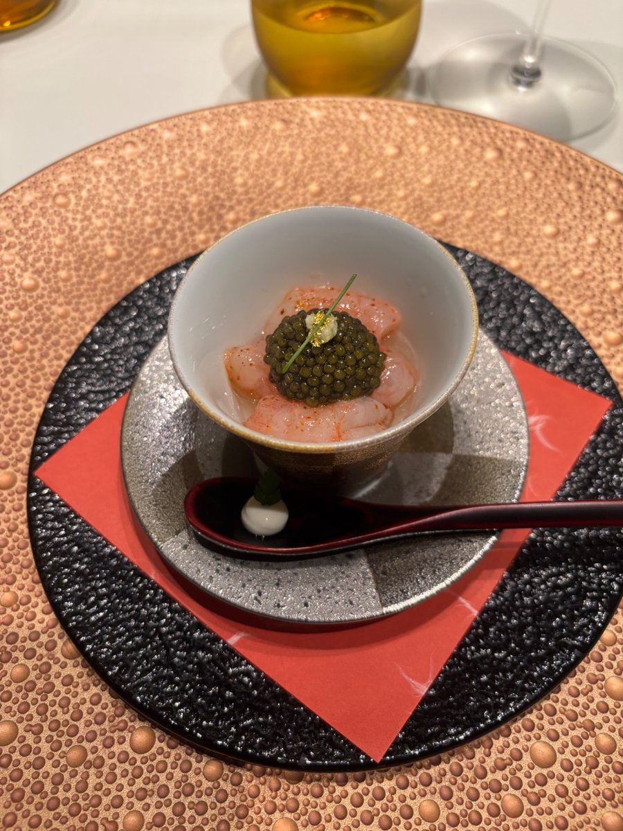 Recpt_Neighbor's tweet photo. あんまりフレンチ好きじゃないんだけど、雰囲気含めナベノイズム本当にいい。カンテサンスの8倍好き https://t.co/GEHgjcPeTh