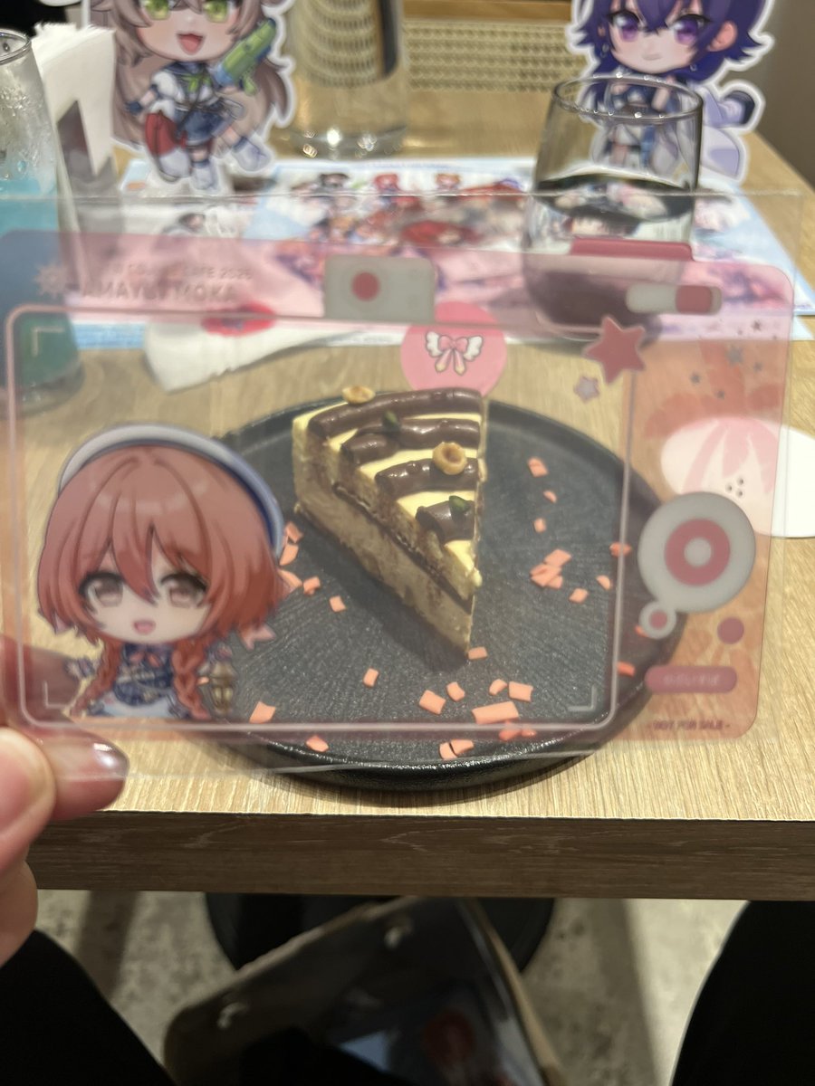 densan020404's tweet photo. もかさんもこのケーキ食べて～！
めっちゃ美味しい！ グッズも買った！
めっちゃかわいいです！！
#甘結もか https://t.co/rCOA88ngXp
