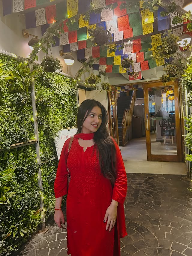 InayaOberoi134's tweet photo. Wearing a little red, feeling a lot more confident. ❤️✨ https://t.co/mzaPaNcnig