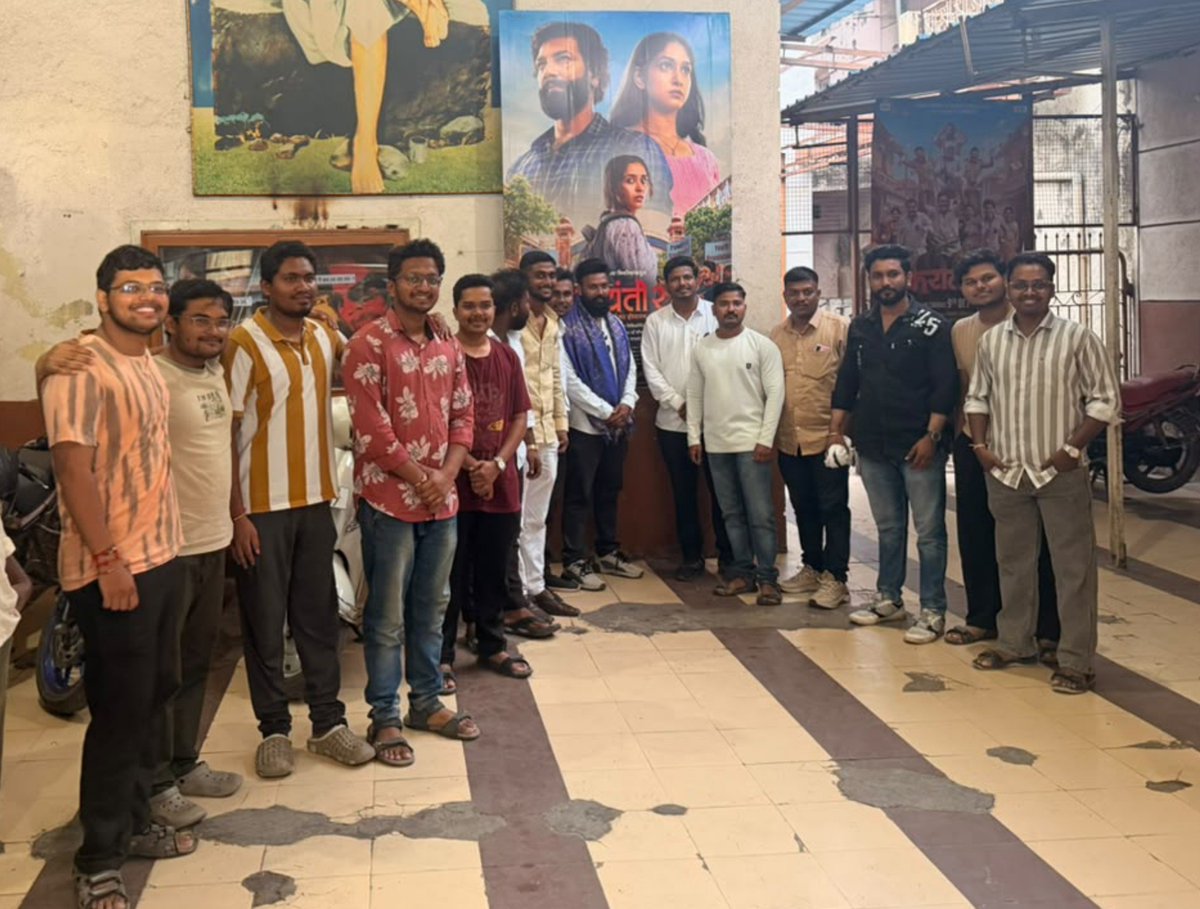 iamRGIngole's tweet photo. "जयंती 2" चित्रपट बघितला. एका ज्वलंत सामाजिक विषयावर हा चित्रपट आहे. माझी महाराष्ट्र राज्य सरकारला विनंती आहे की त्यांनी हा चित्रपट करमुक्त करावा व सामाजिक न्याय विभागाच्या वस्तीगृहातील विद्यार्थ्यांना हा चित्रपट मोफत दाखवावा.
@CMOMaharashtra @Mr_RutuRaj
#Jayanti2 #MarathiCinema https://t.co/woUGuFNfzK
