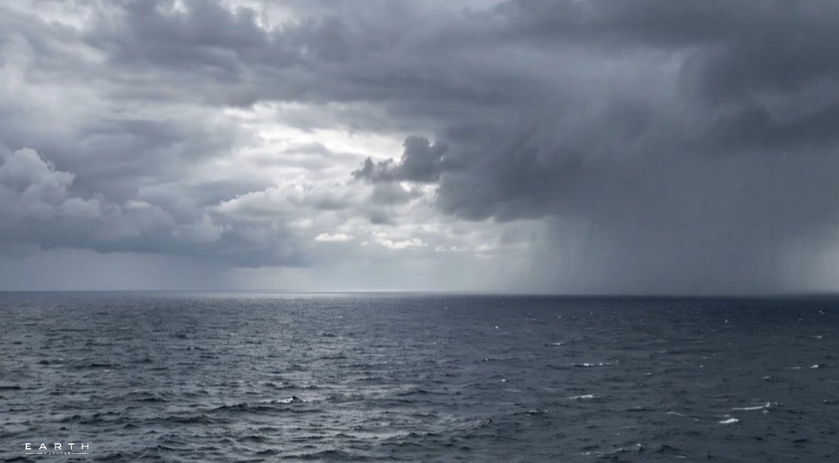 earthcurated's tweet photo. The ocean doesn’t need to be blue to be beautiful. https://t.co/WVXBK5IM2I