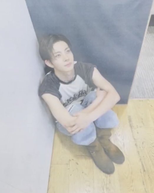 EVAN01ACE's tweet photo. HE IS SOO CUTEEEE 😭😭😭🤏🏻 https://t.co/Uy3cWw5DEn