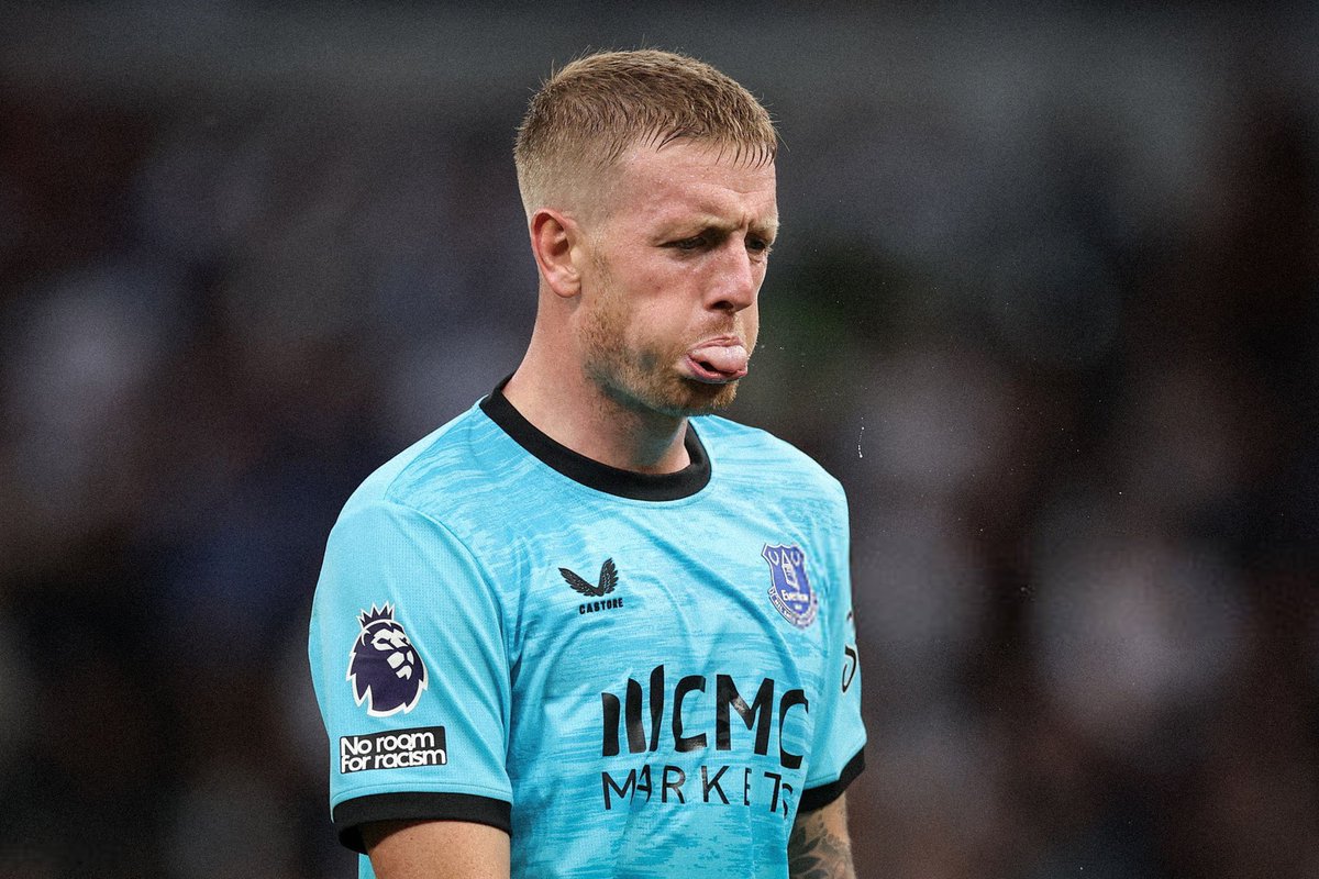 geoc1878's tweet photo. The most impressive thing about Jordan Pickford’s 100 PL clean sheets is that Mason Holgate played in 26 of them Michael Keane 45. 🤣 https://t.co/QxUOZlyx3T