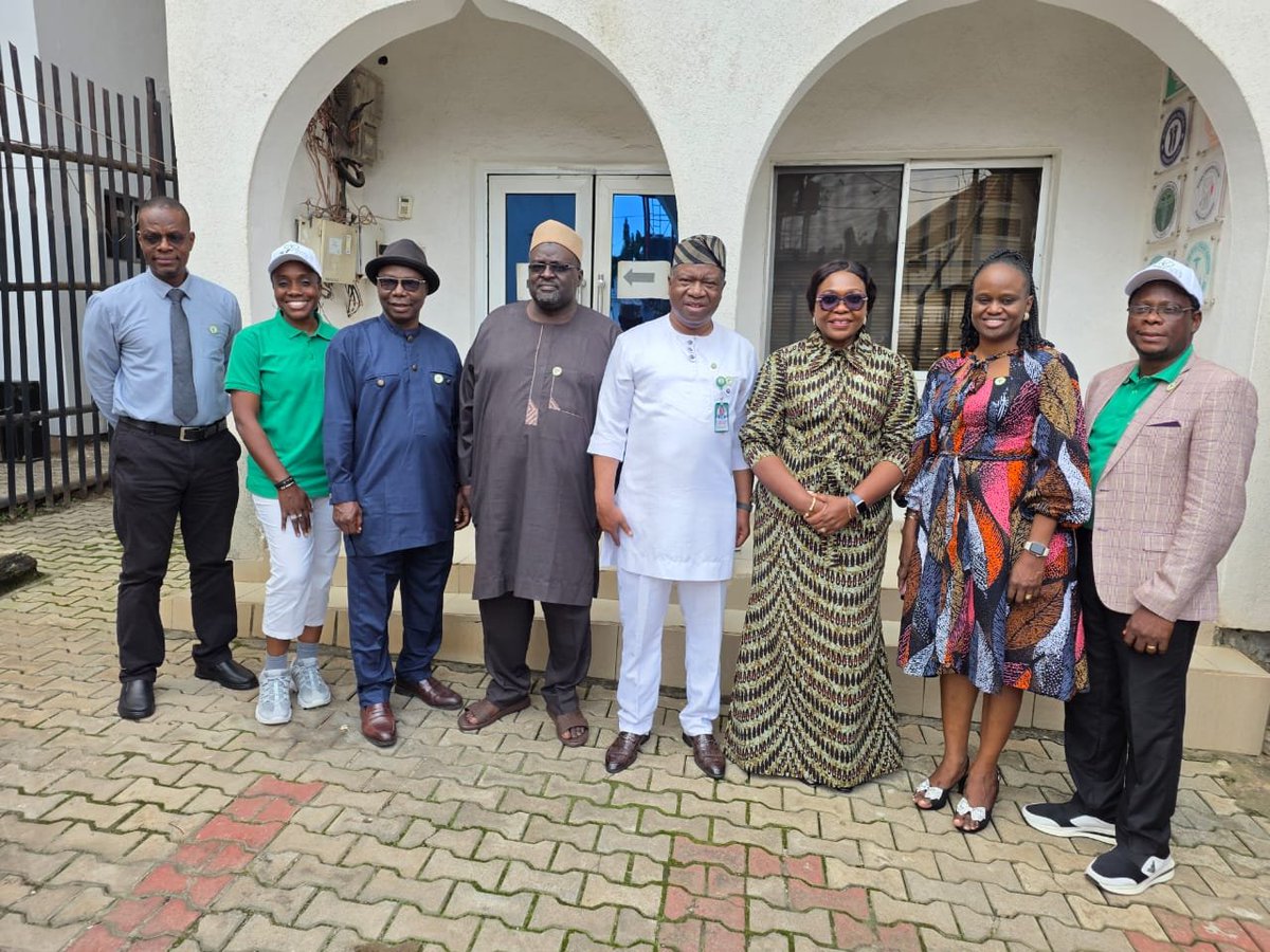 SwissBitto's tweet photo. OPHTHALMOLOGICAL SOCIETY OF NIGERIA (OSN) COURTESY VISIT TO THE PRESIDENT, NIGERIAN MEDICAL ASSOCIATION - DR. (PROF.) AFEKHIDE ERNEST OMOTI

Signed, Dr. Sewuese BITTO 
Public Relations Officer 
Ophthalmological Society of Nigeria https://t.co/vymvbHurcm