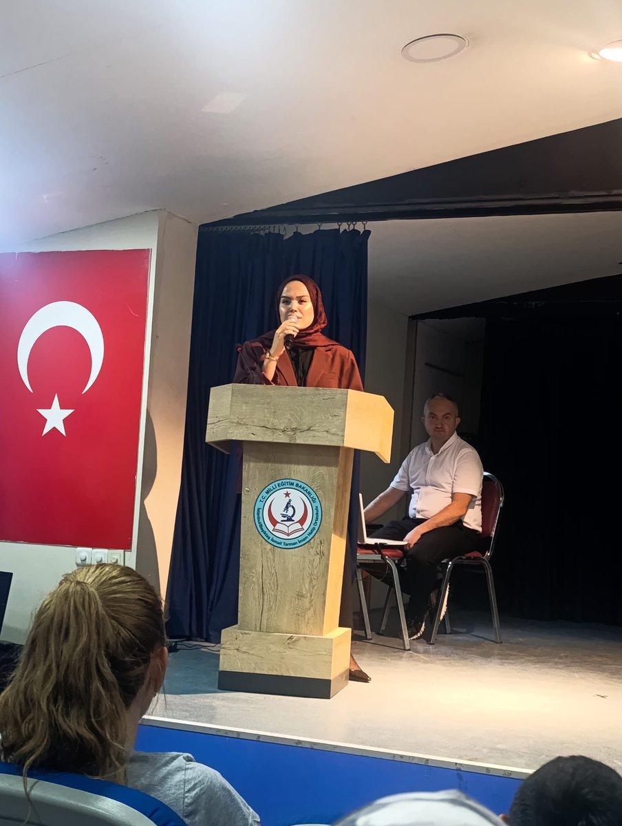 BesiktasMEM's tweet photo. İlçe Millî Eğitim Müdürümüz Sedat Işık, İsmail Tarman İmam Hatip Ortaokulu’nda veli ve öğrencilerimizle bir araya geldi.

Yeni eğitim öğretim yılına ilişkin sohbetlerin gerçekleştirildiği buluşmada, veli-öğrenci-okul iş birliğinin önemine vurgu yapıldı.

#MaarifinKalbindeİstanbul

@tcmeb @Yusuf__Tekin 
@istanbulilmem @MucahitYentur 
@sedat_iskk